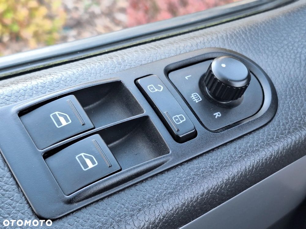 Volkswagen Multivan - 34
