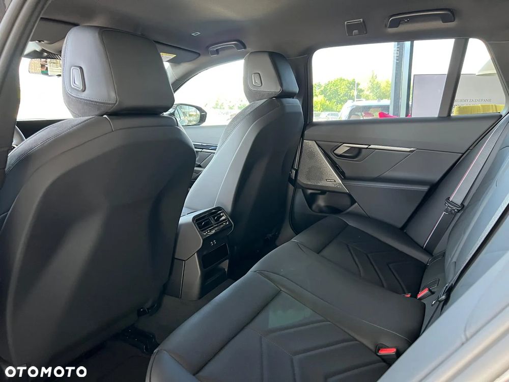 BMW Seria 5 520i mHEV - 27