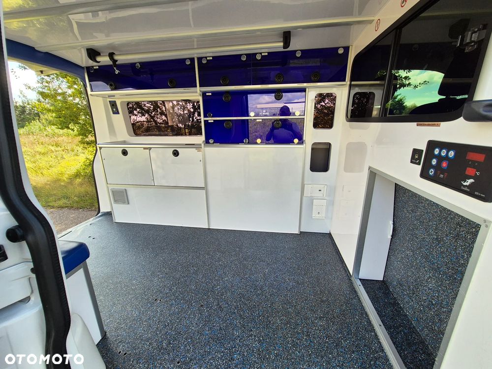 Volkswagen Transporter - 8