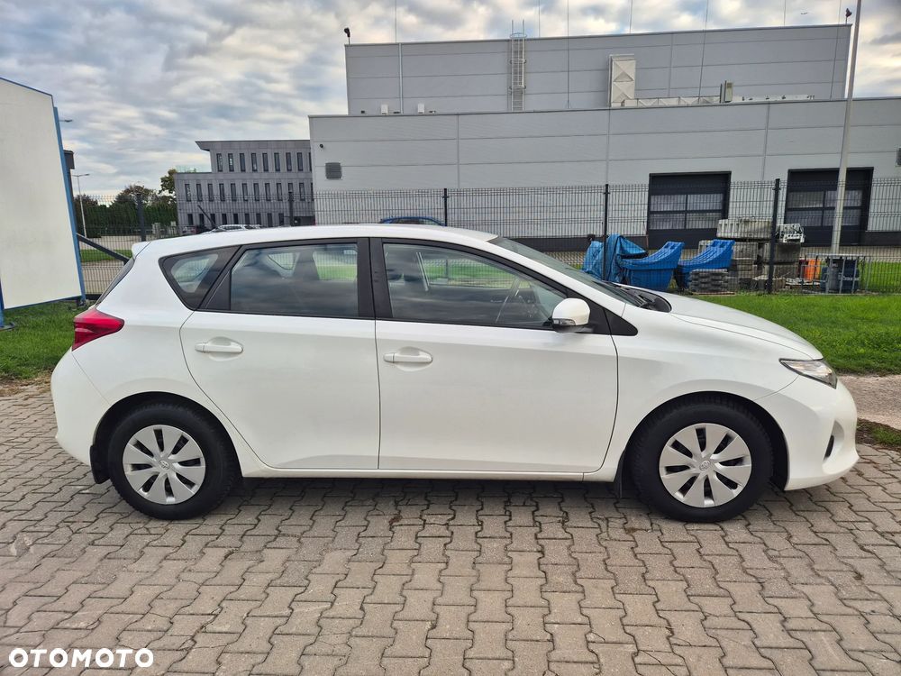 Toyota Auris 1.4 D-4D Active - 10