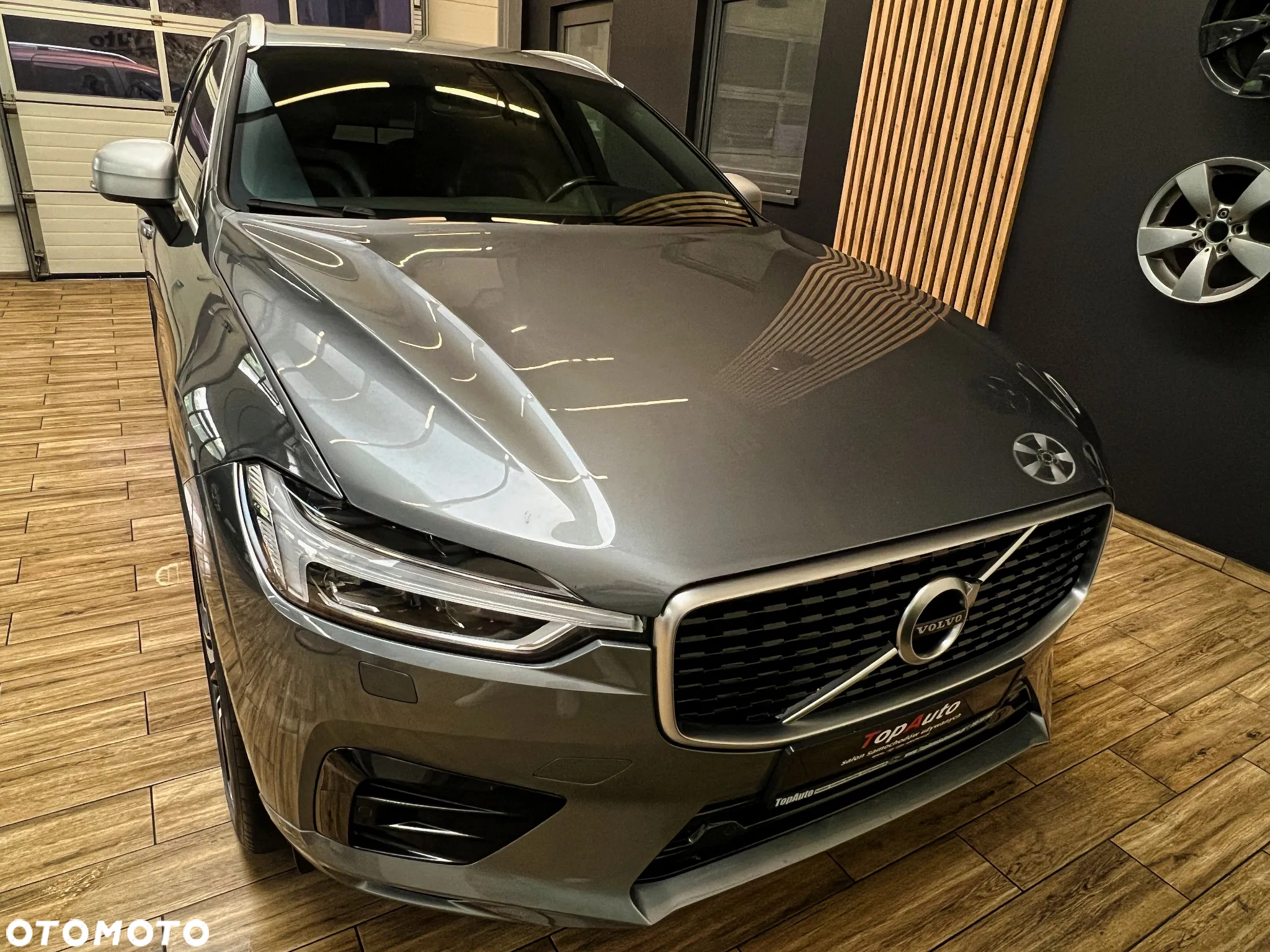 Volvo XC 60 D5 AWD R-Design - 4