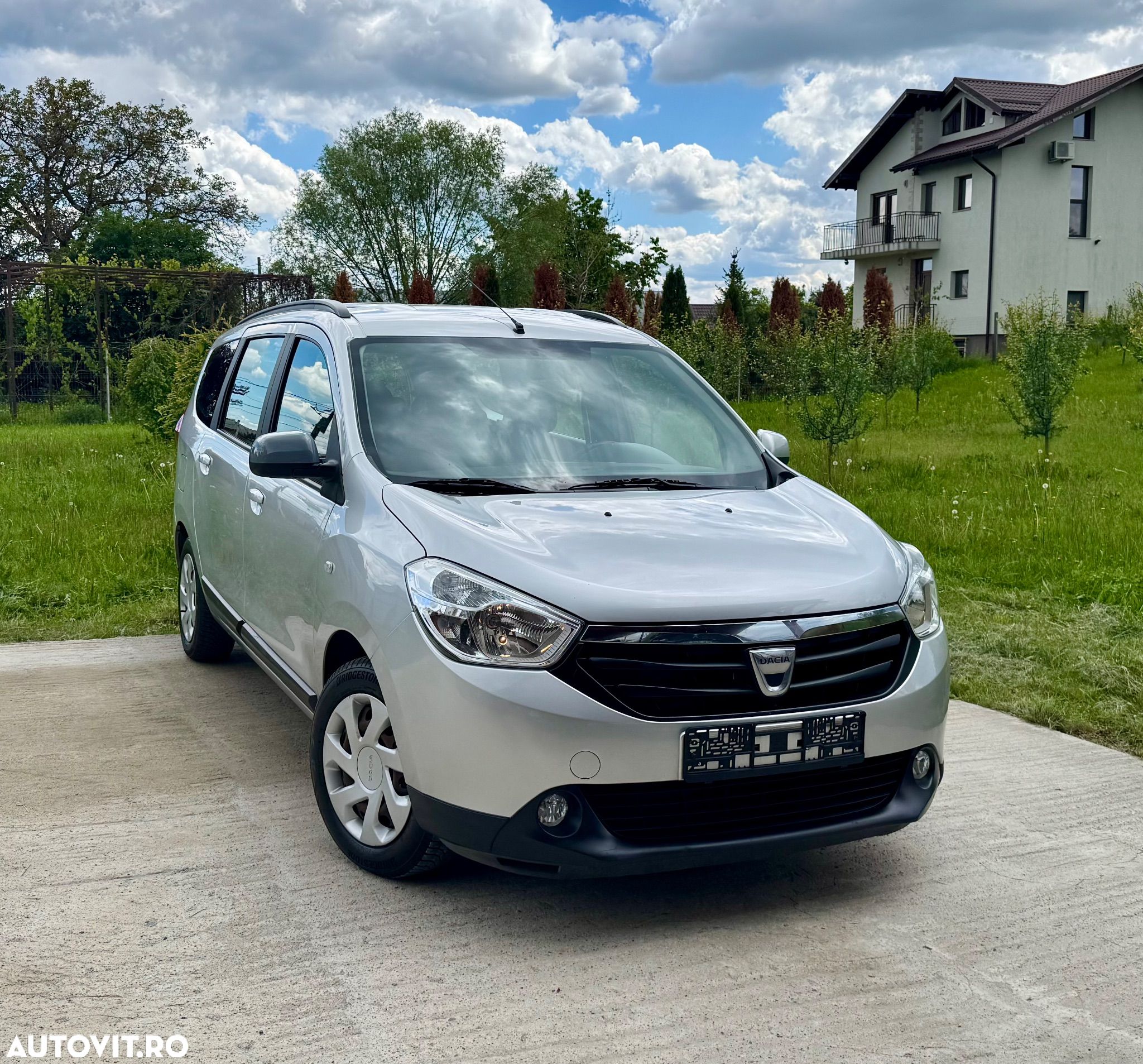 Dacia Lodgy 1.6 MPI 85 Celebration - 1