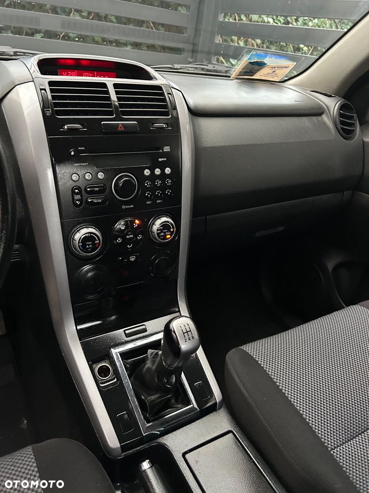 Suzuki Grand Vitara 1.6 Comfort - 21