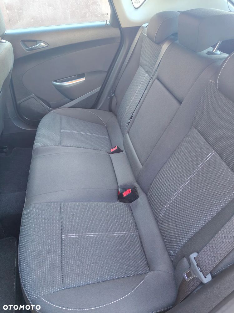 Opel Astra 1.6 Turbo - 7