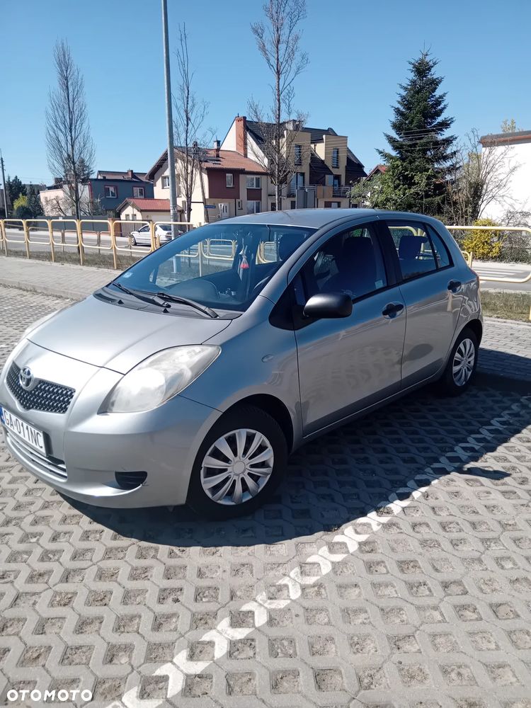 Toyota Yaris - 1