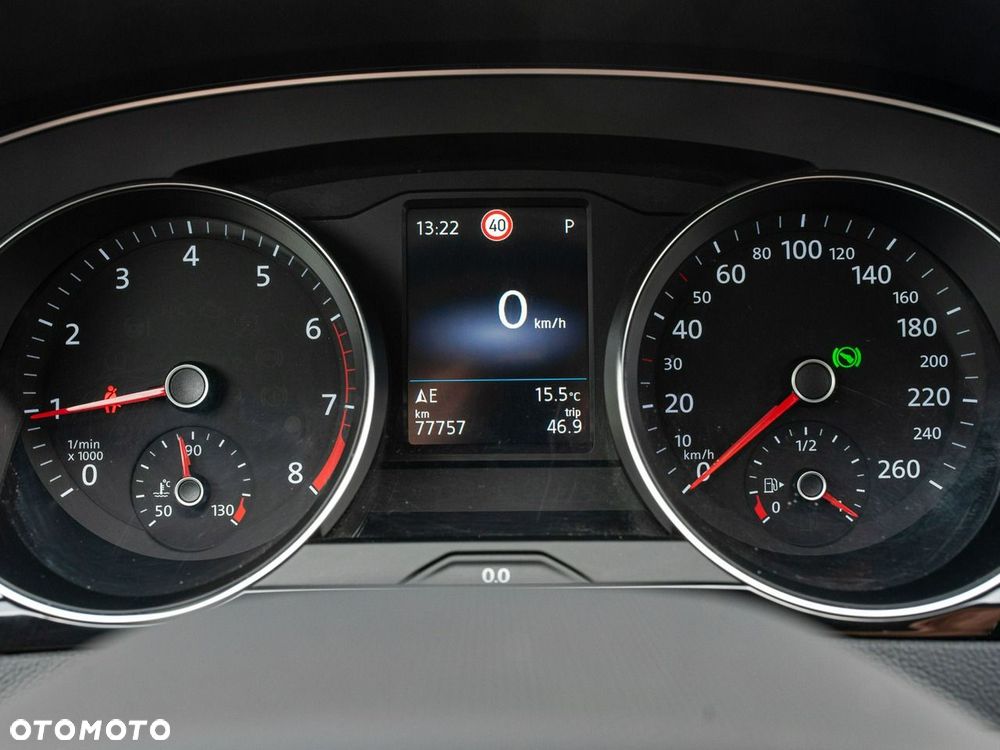 Volkswagen Passat - 13