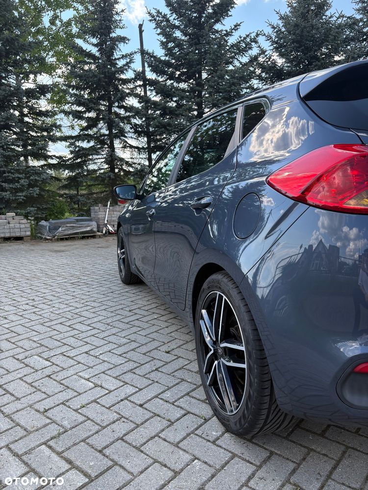 Kia Ceed 1.4 L - 10