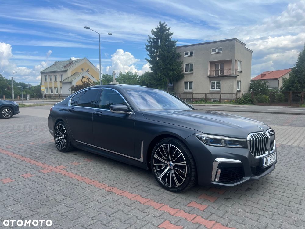 BMW Seria 7 745e - 19