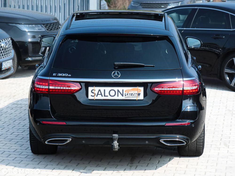 Mercedes-Benz Klasa E 300 9G-TRONIC Night Edition - 34