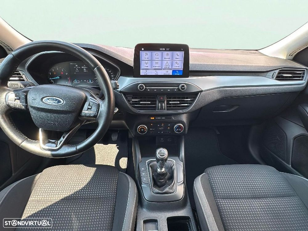 Ford Focus SW - 14