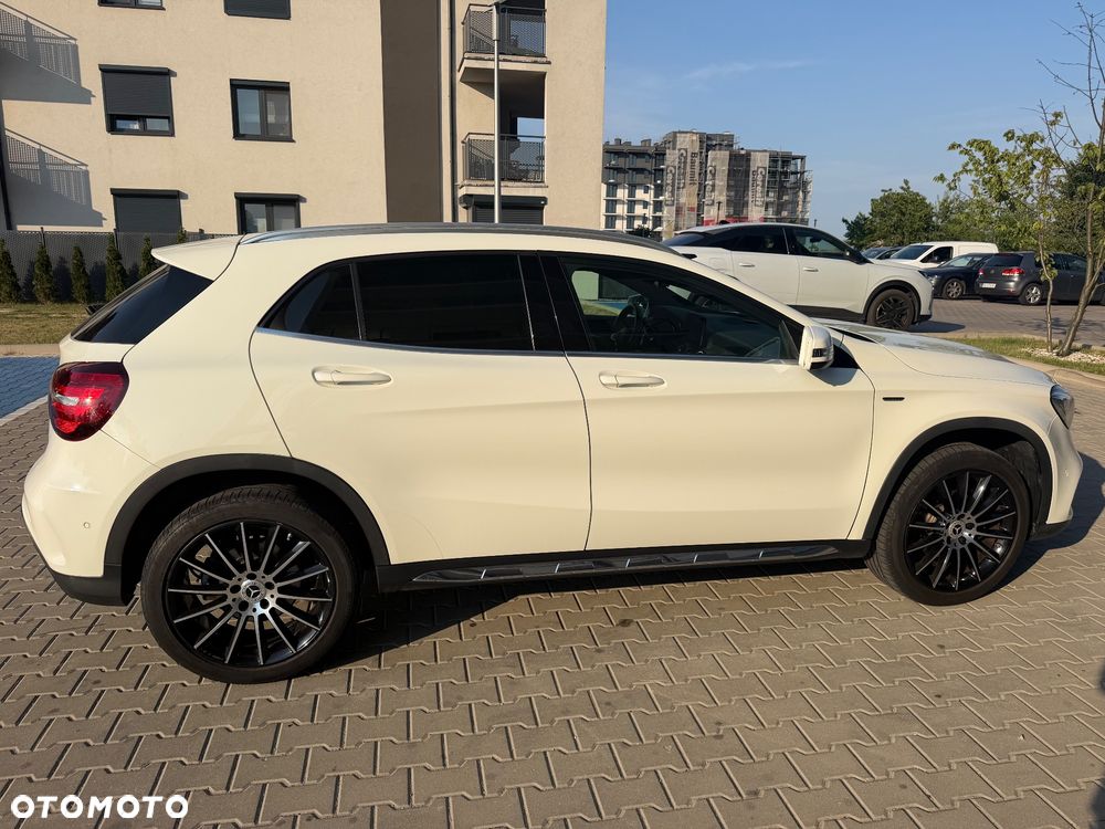 Mercedes-Benz GLA 180 7G-DCT UrbanStyle Edition - 8