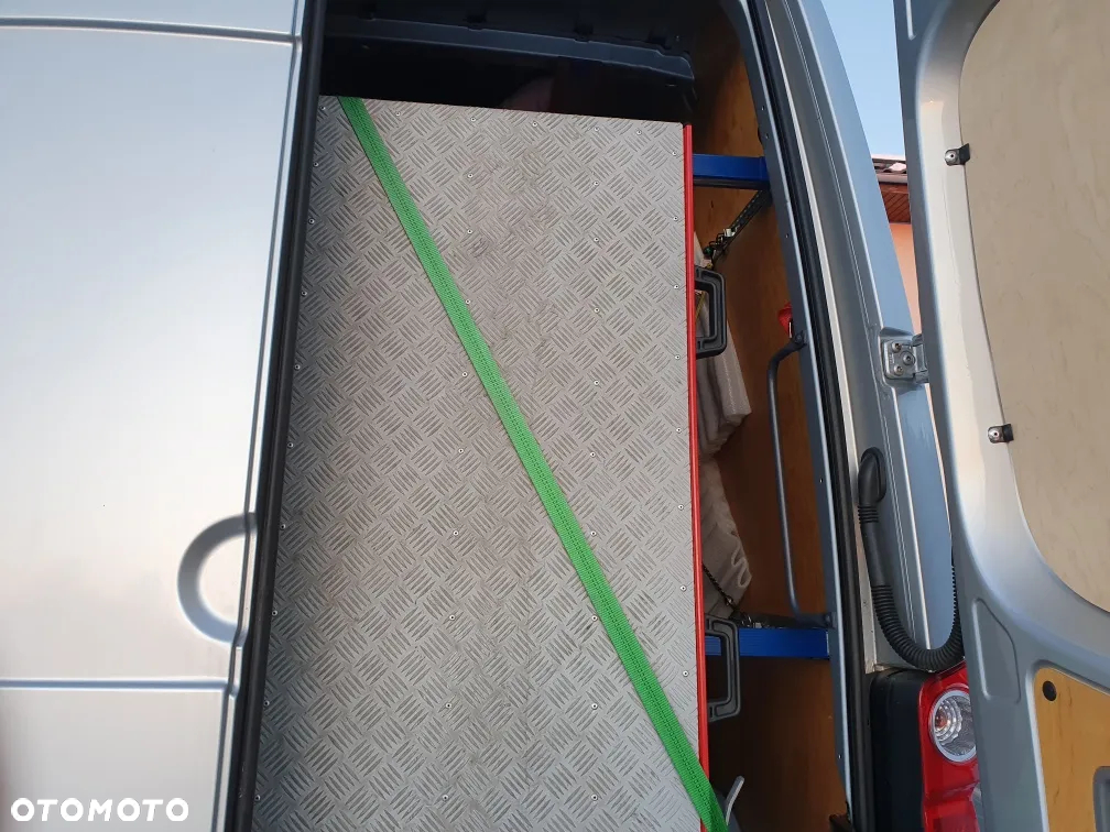 Volkswagen CRAFTER  2,5 TDI - 4