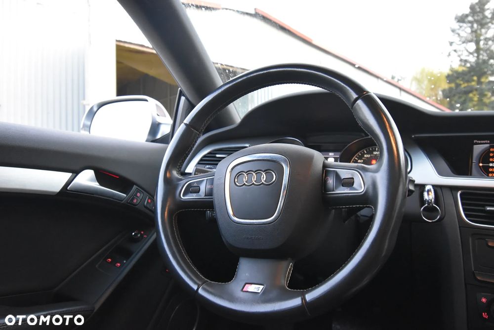 Audi Coupe - 24