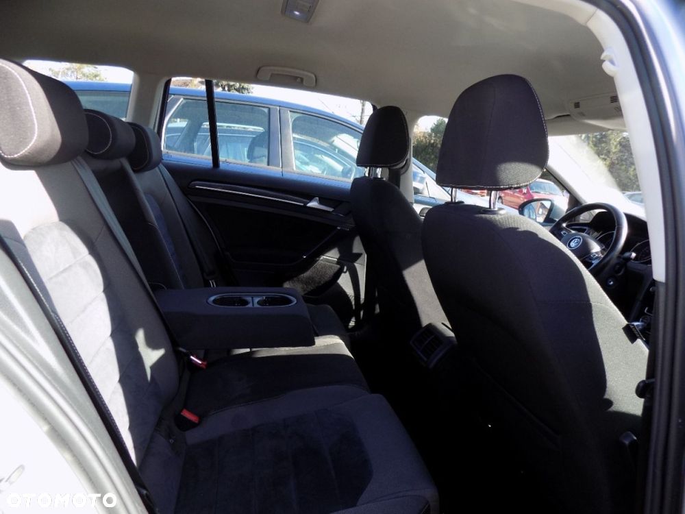 Volkswagen Golf Variant - 10