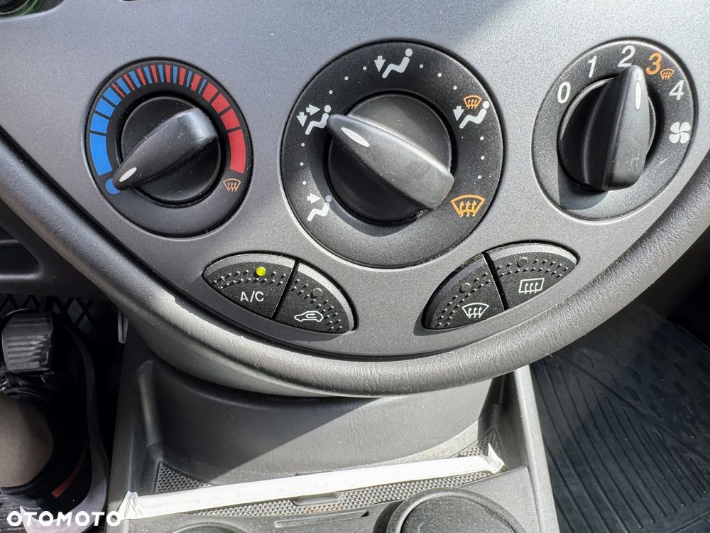 Ford Focus 1.6 Comfort - 8