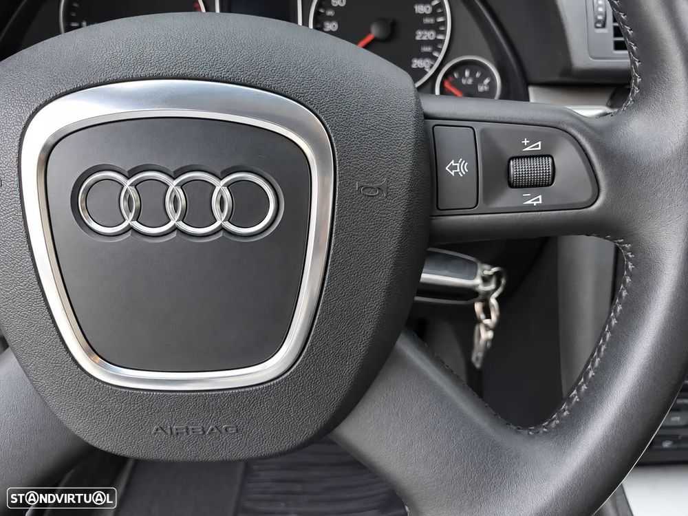 Audi A4 2.0 TDI S-line - 24