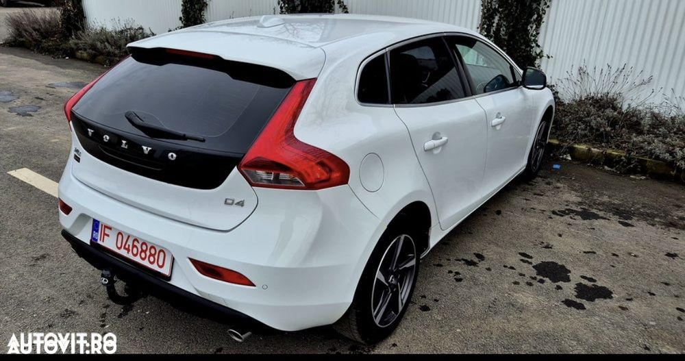 Volvo V40 D4 Momentum - 14