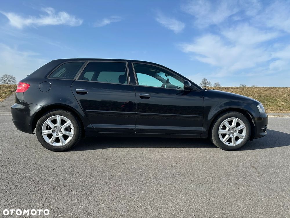 Audi A3 Sportback 1.6 TDI DPF Ambiente S tronic - 4