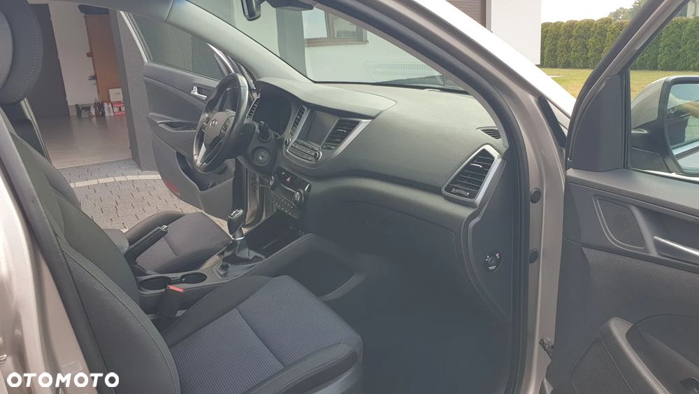 Hyundai Tucson blue 1.6 GDi 2WD Navi - 21
