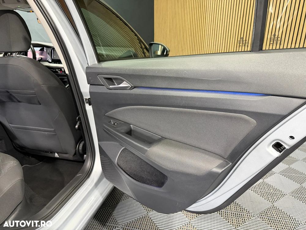 Volkswagen Golf 2.0 TDI SCR Life - 29