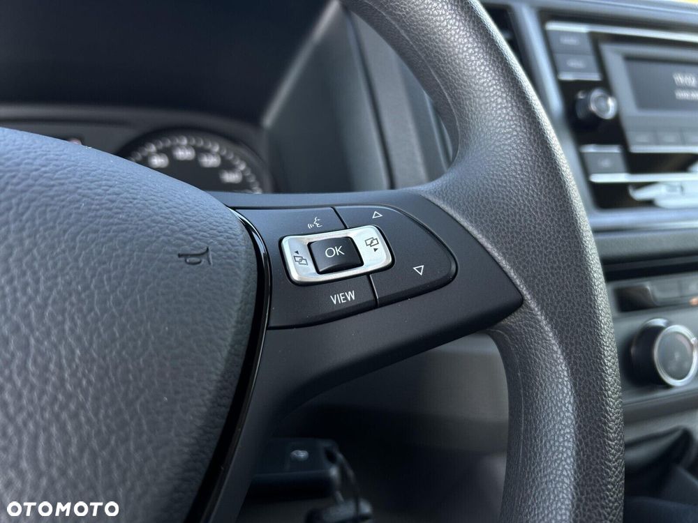 Volkswagen Crafter Crafter 35 Podwozie z pojedynczą kabiną silnik: 2,0 l TDI EURO VI-e SCR 103 kW / skrzynia biegów: Przedni napęd manualna 6-biegowa rozstaw osi: 4490 mm - 21