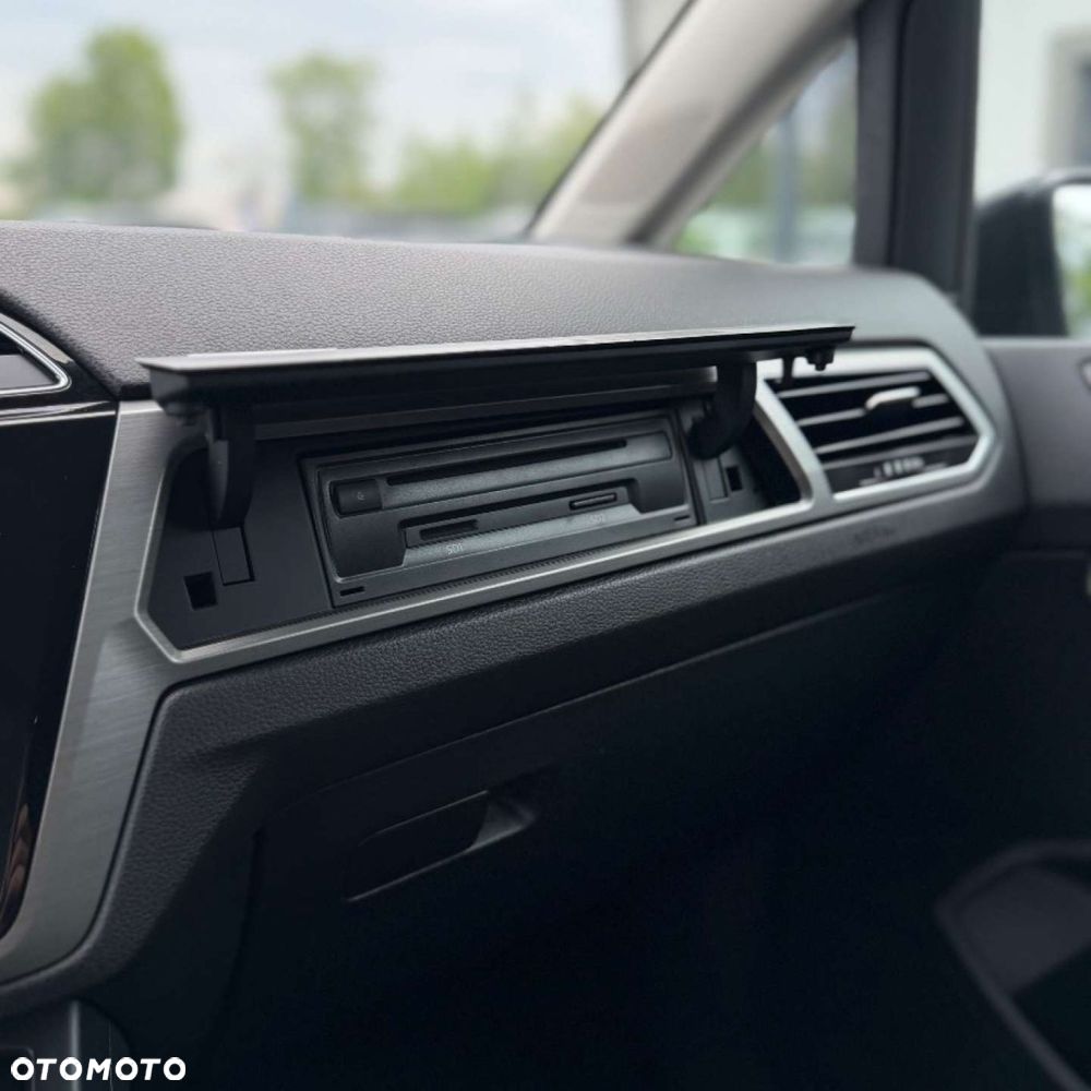 Volkswagen Touran - 35