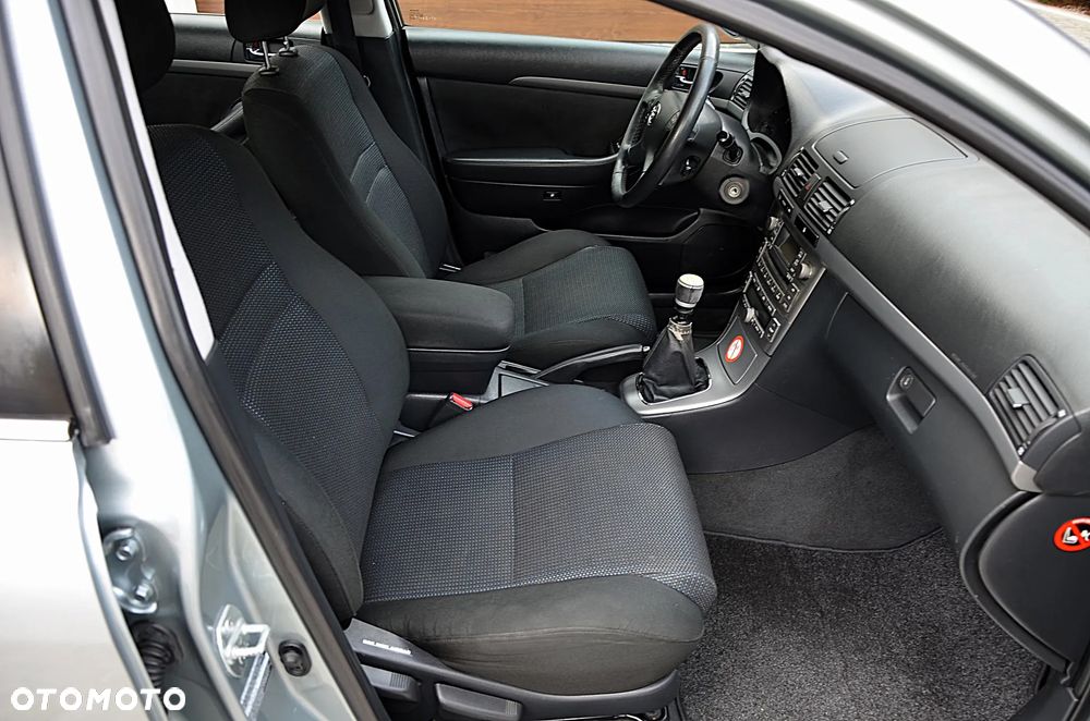 Toyota Avensis 2.0 D-4D Team - 22