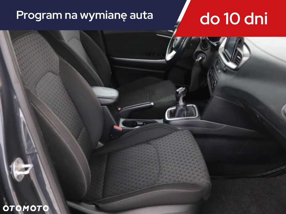 Kia Ceed - 11