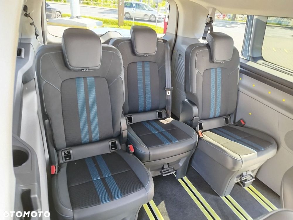 Ford Tourneo Custom - 17