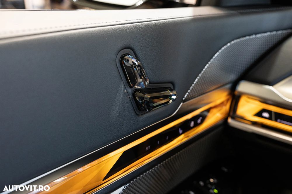 BMW Seria 7 740d xDrive MHEV - 25