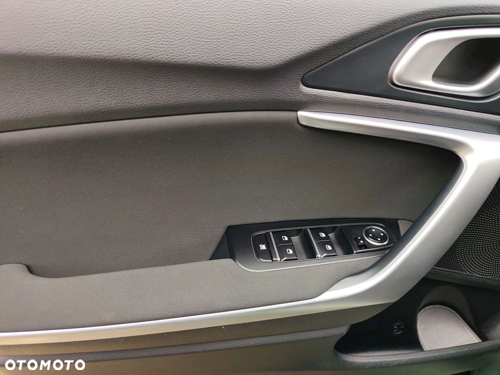 Kia Ceed 1.5 T-GDI M - 10