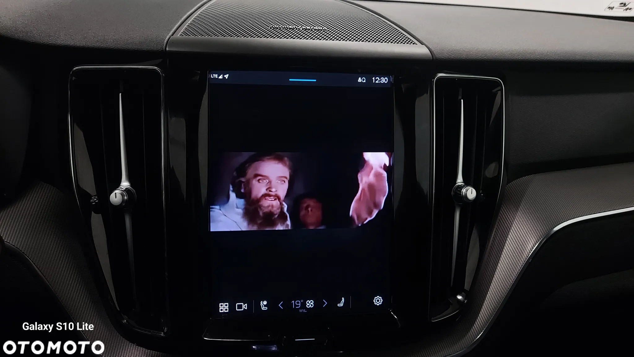 Volvo XC 60 B4 D AWD Plus Dark - 33