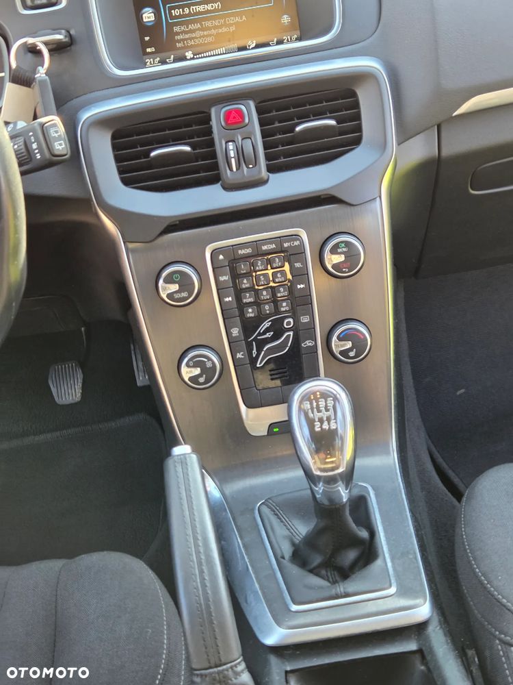 Volvo V40 D2 Base - 18