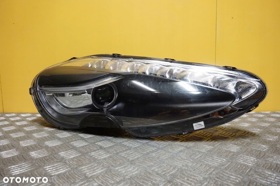 ASTON MARTIN DB9 LIFT RAPIDE VIRAGE 2010 - REFLEKTOR LAMPA BI-XENON R USA - 1