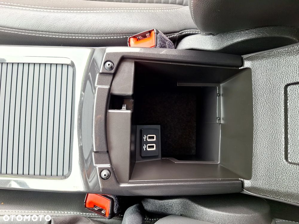Ford Kuga 1.5 EcoBoost 2x4 Titanium - 30
