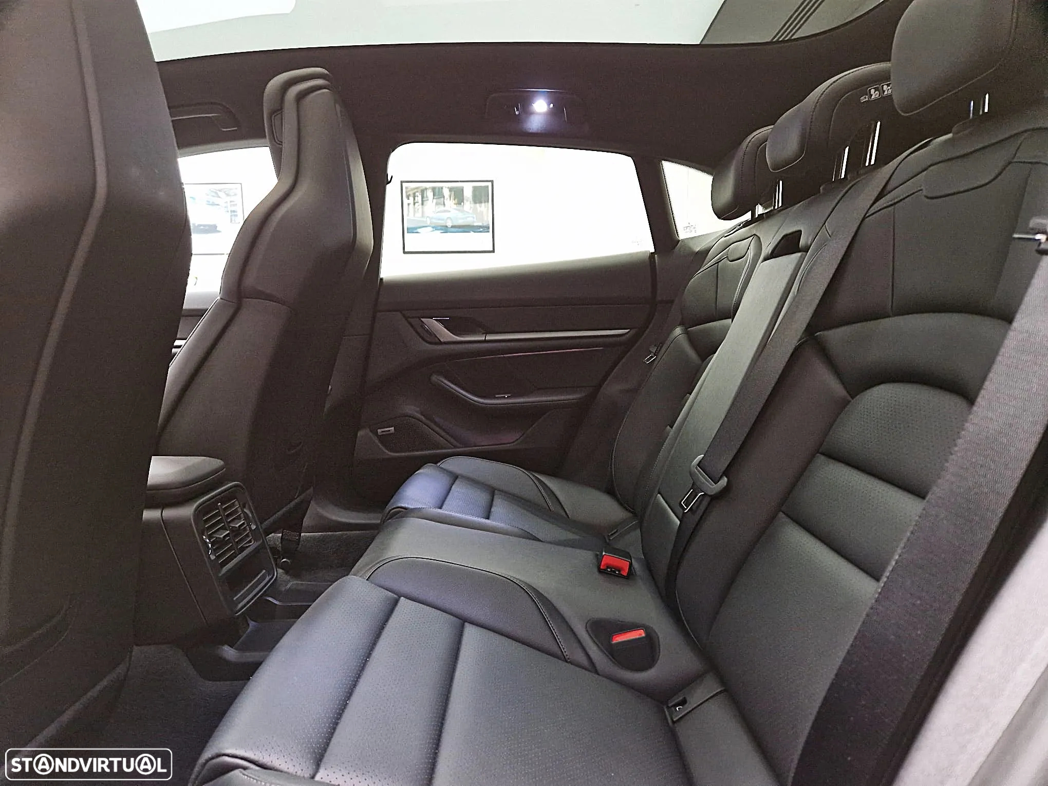 Porsche Taycan Sport Turismo Standard - 32