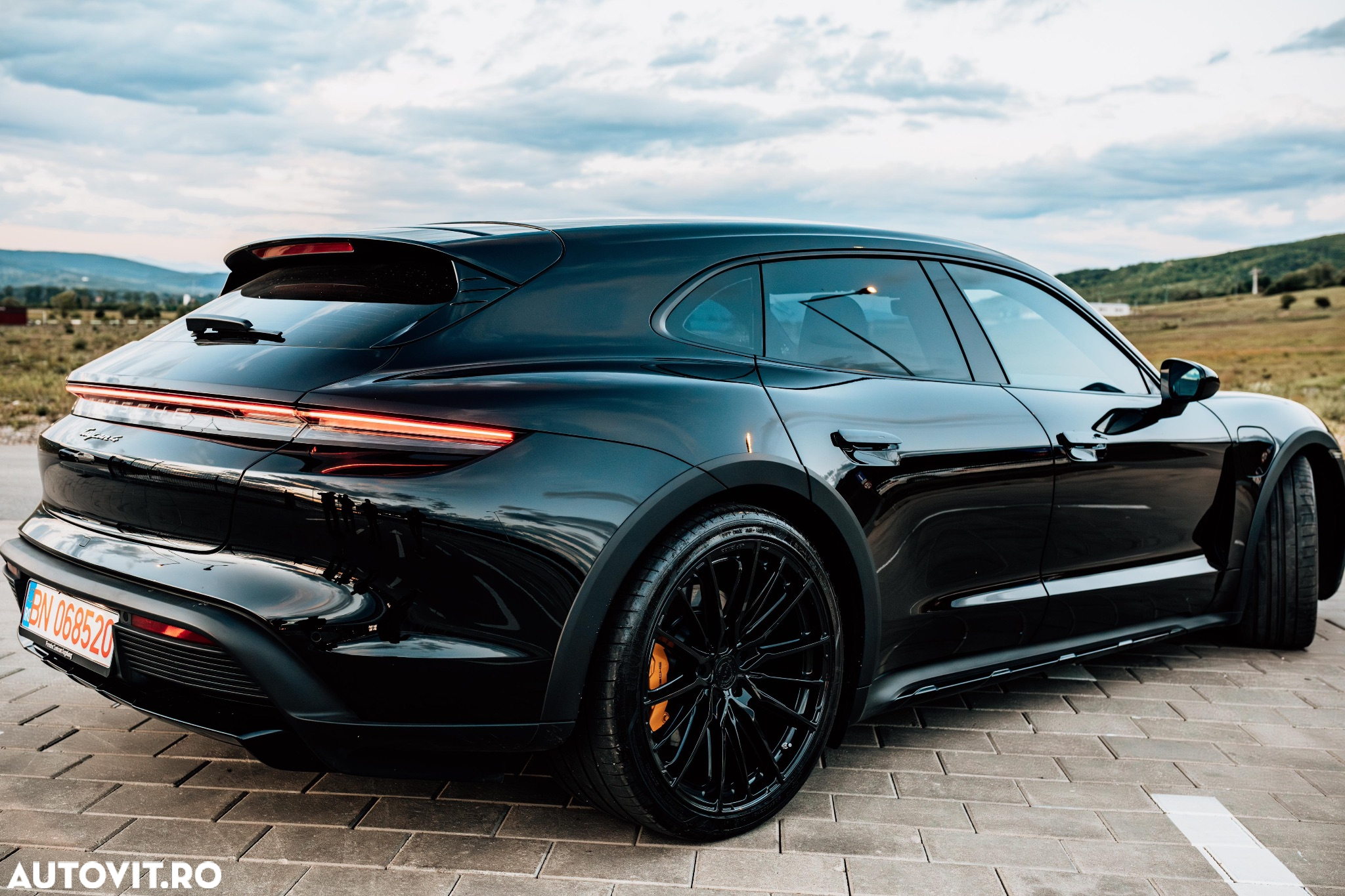 Porsche Taycan - 3