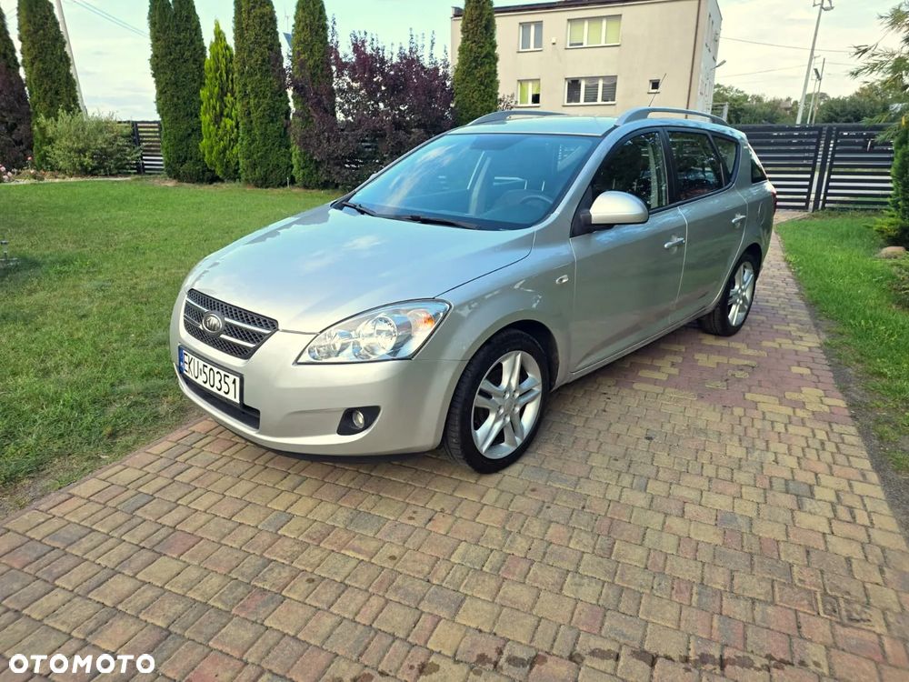 Kia Ceed - 13