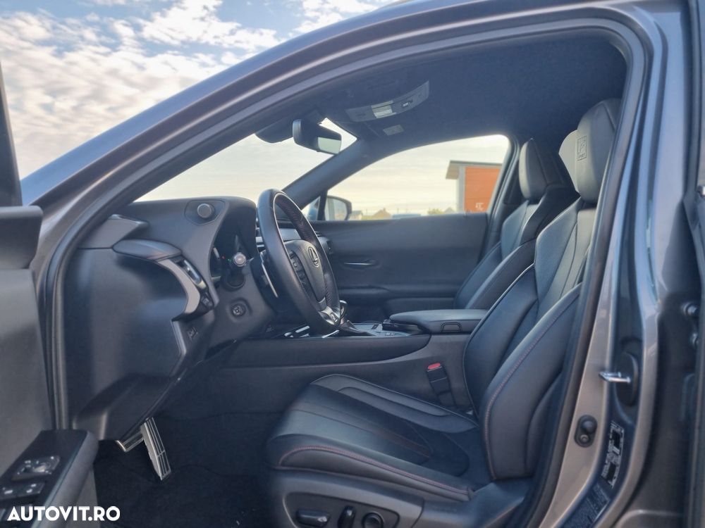 Lexus UX 250h (E-FOUR) F SPORT - 9