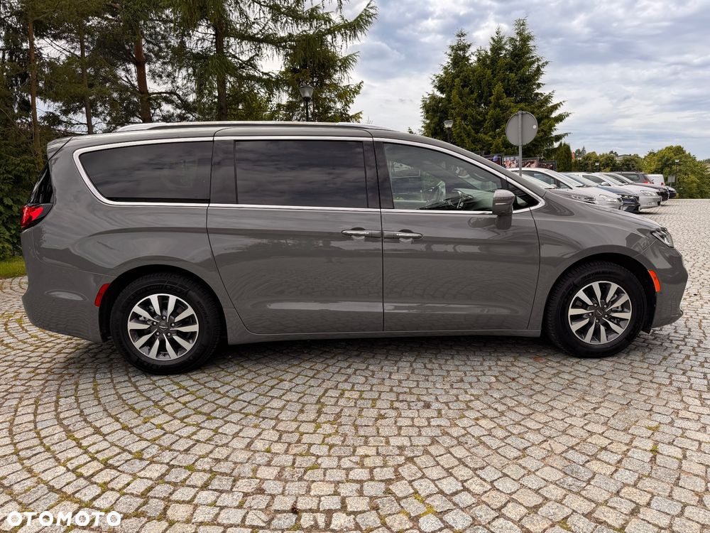 Chrysler Pacifica - 14