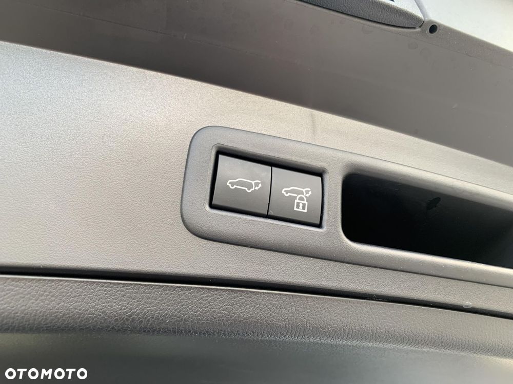 Lexus UX 300h F Sport Design - 13
