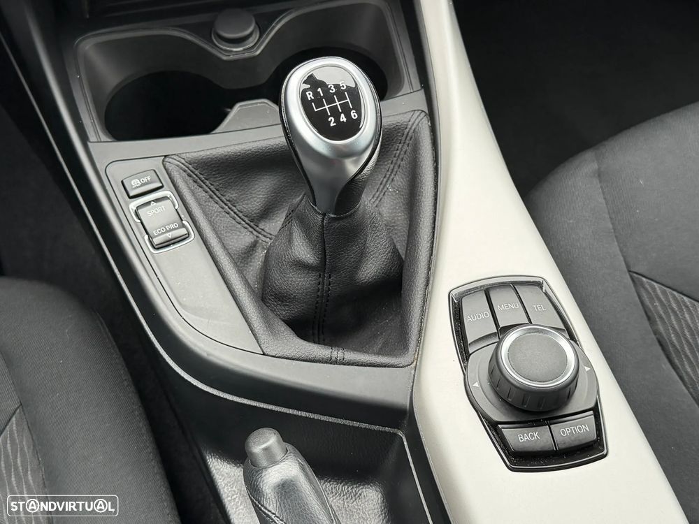 BMW 118 i Sport Line - 12