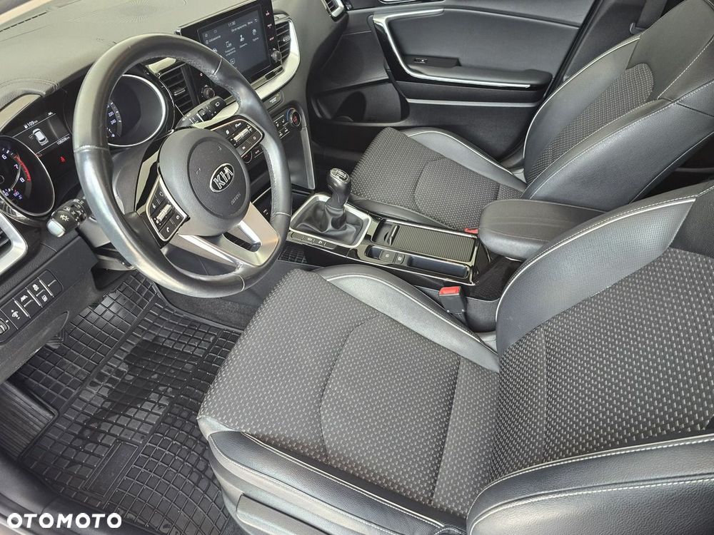 Kia XCeed 1.4 T-GDI L - 10