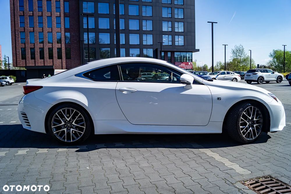 Lexus RC 200t / 300 F Sport - 10
