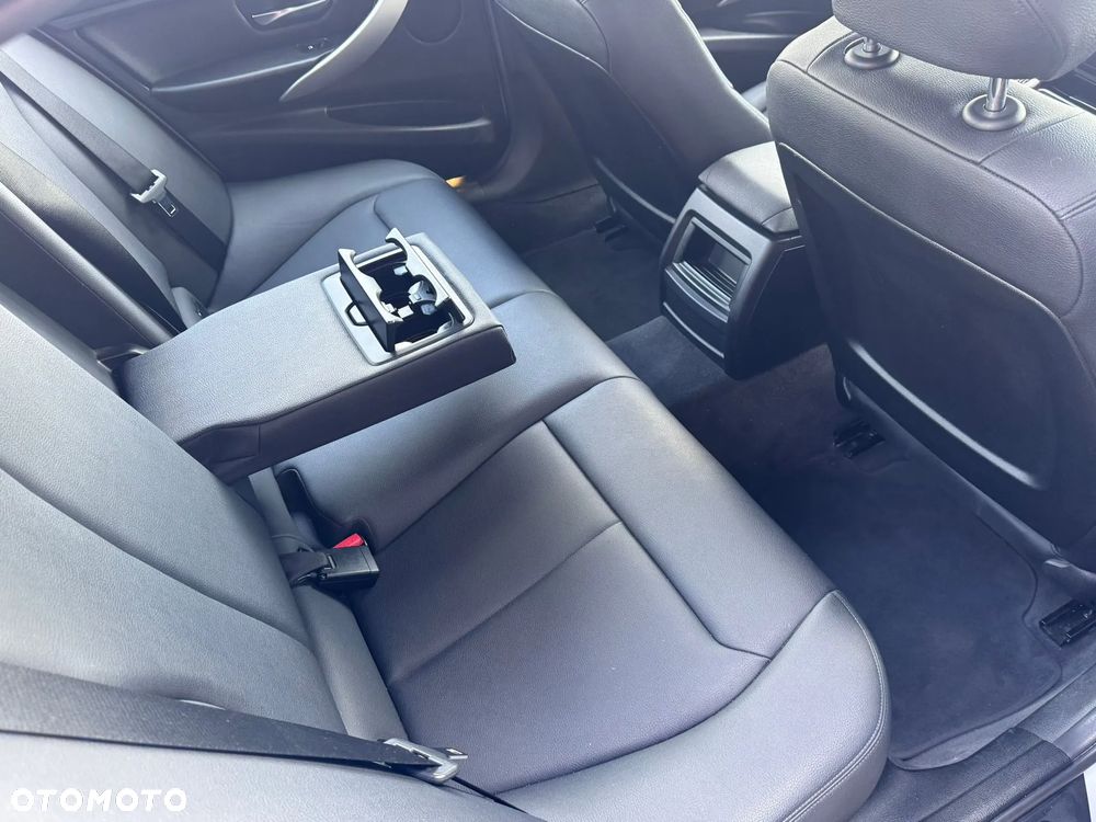 BMW Seria 3 316d Sport Line - 7