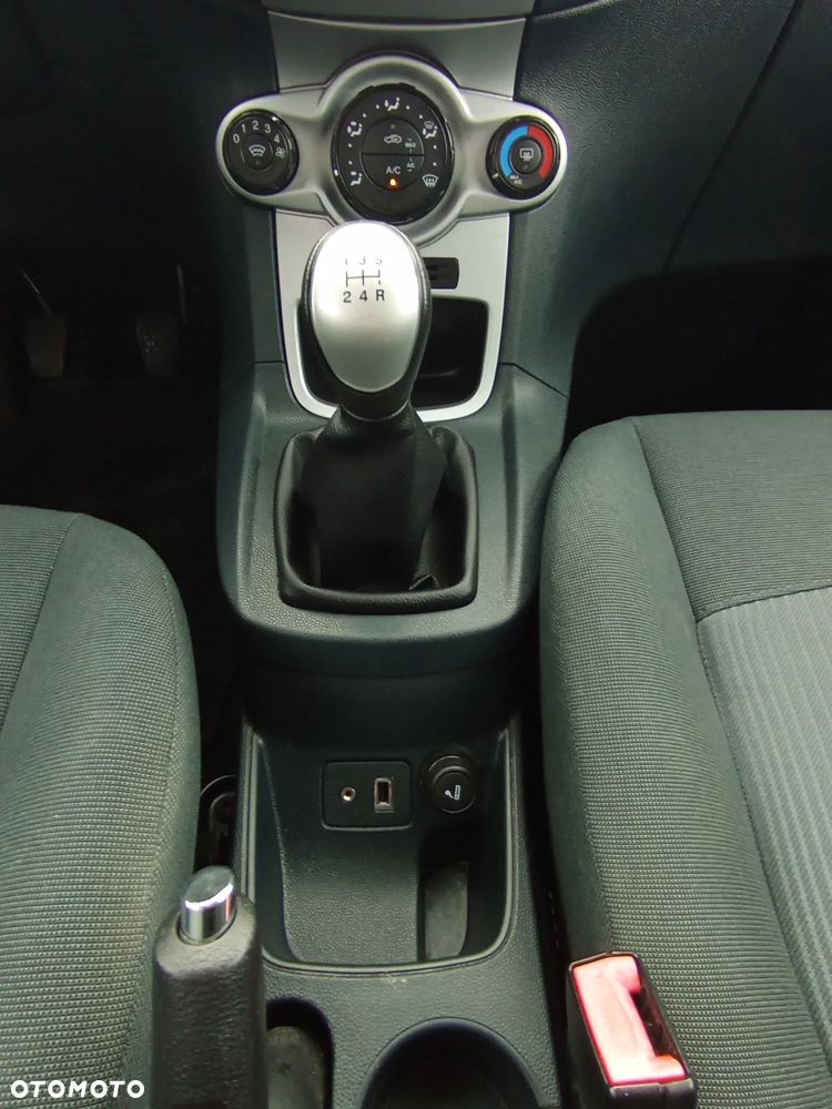 Ford Fiesta 1.4 Champions Edition - 19