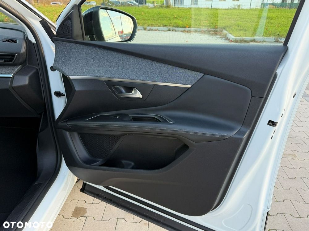 Peugeot 3008 BlueHDi 130 Stop & Start EAT8 Allure - 32
