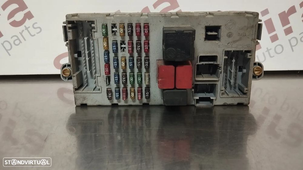 CAIXA DOS FUSIVEIS FIAT PUNTO / DOBLO REF. 51744898 46520600 - 7