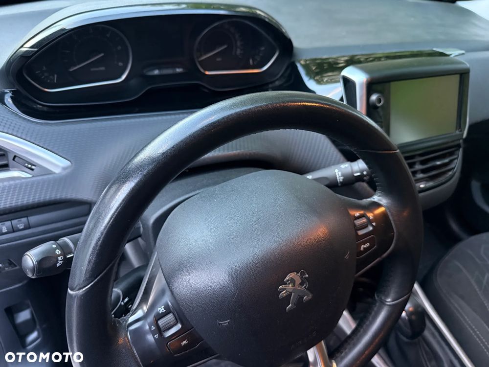 Peugeot 2008 BlueHDi 100 STOP & START Style - 8