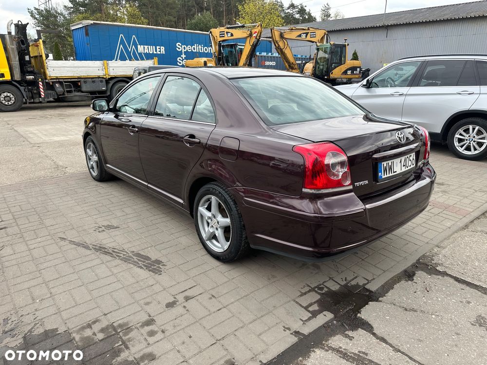 Toyota Avensis 2.0 D-4D Sol Premium - 6